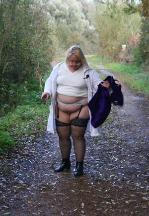 TAC Amateurs are excited to present you with xxx gallery showcasing Lexie Cummings xxx gallery 269720