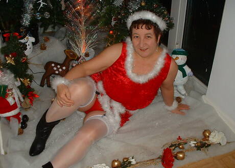 TAC Amateurs are excited to present you with a gallery showcasing Kinky Carol showing hot form