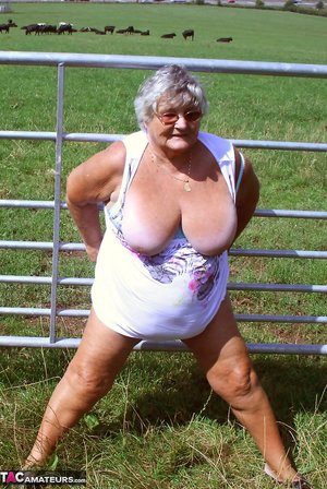 TAC Amateurs offers a free xxx photo gallery with Grandma Libby xxx gallery 274296